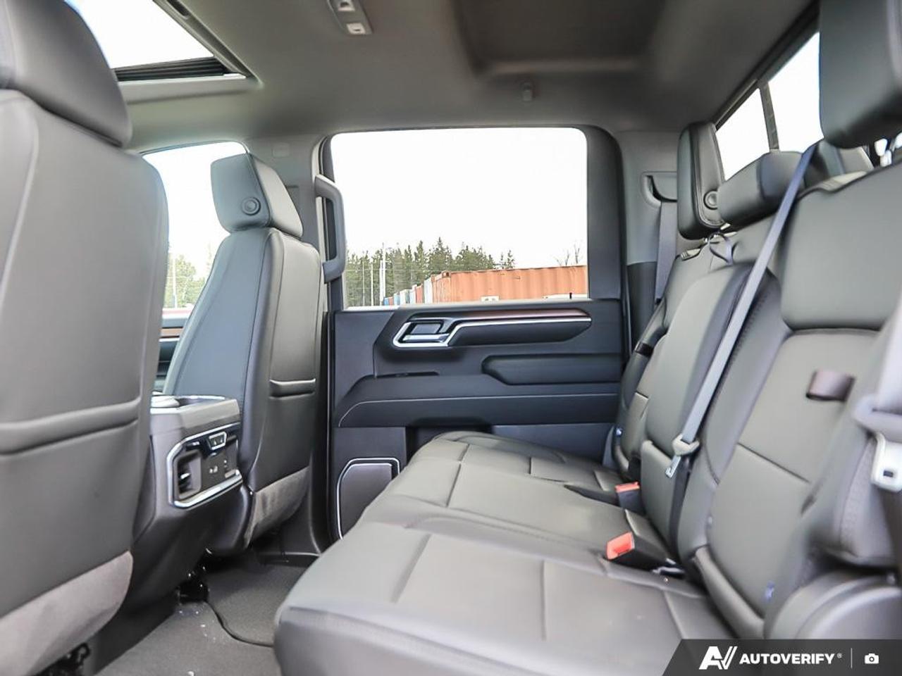 2026 GMC SIERRA 2500HD Crew Cab Standard Box 4-Wheel Drive Denali Photo