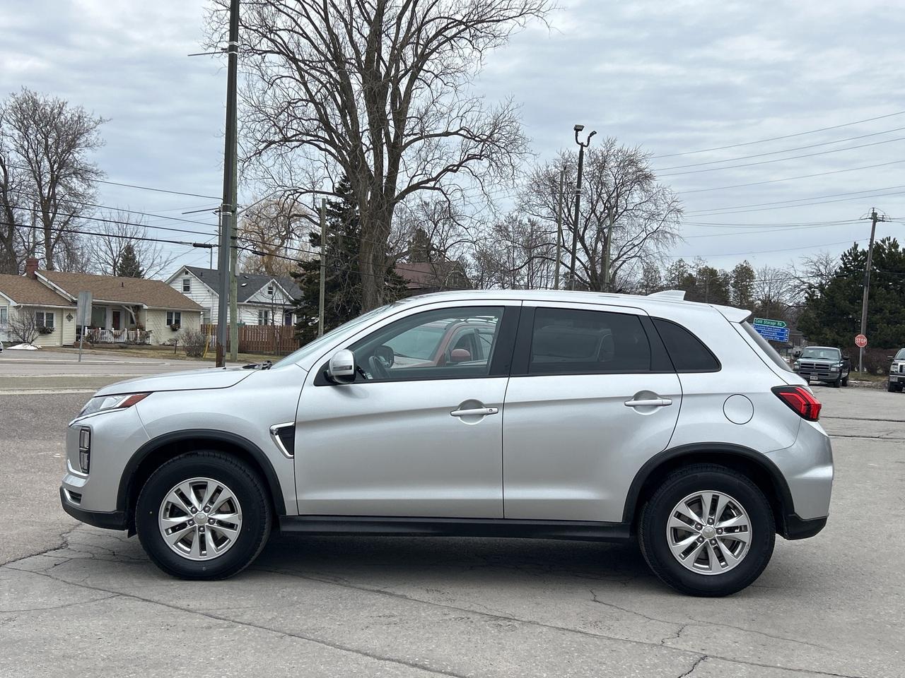 2024 Mitsubishi RVR SE AWD/APPLE CARPLAY&ANDROID AUTO CALL PICTON 53K Photo
