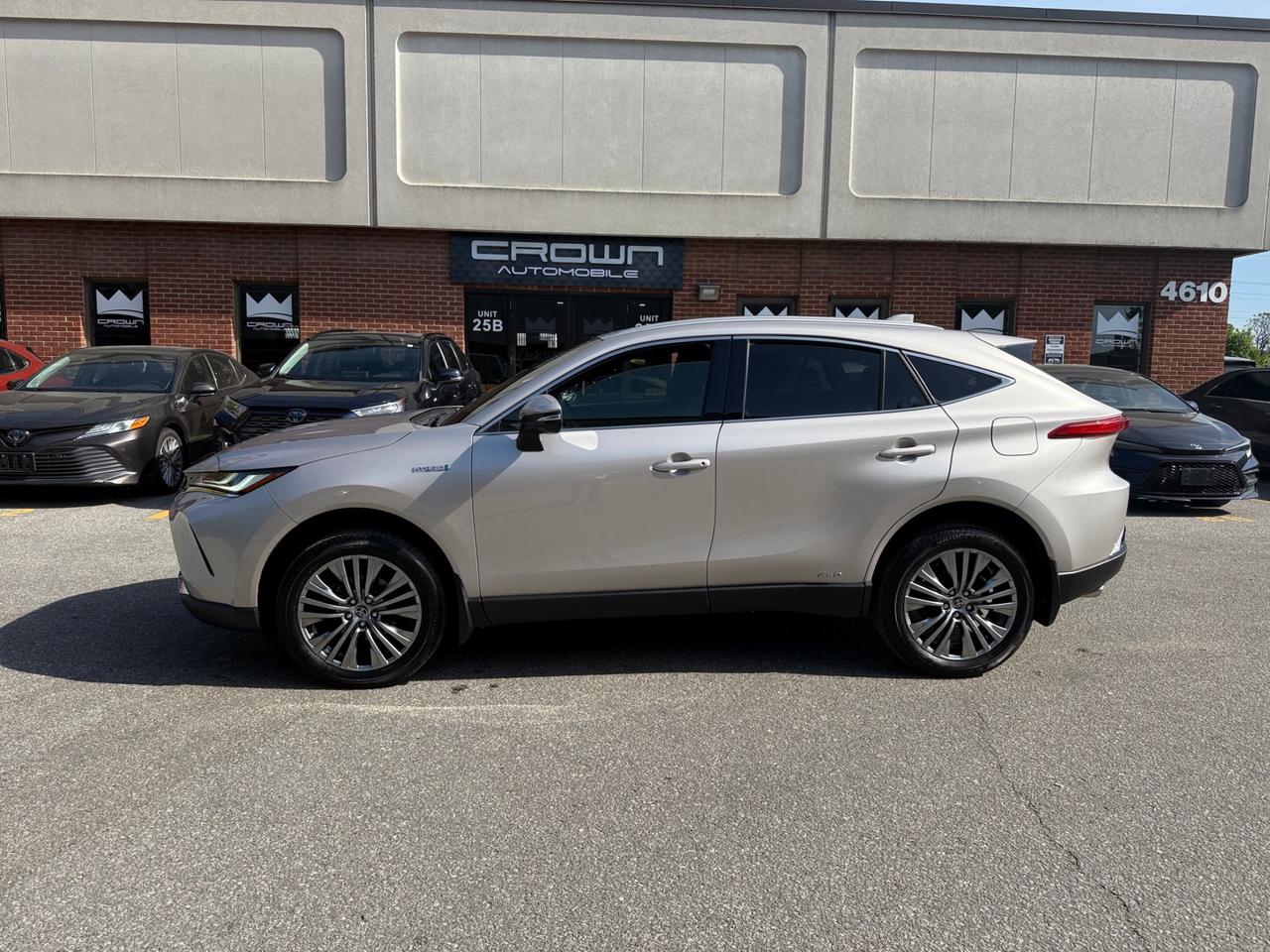 2021 Toyota Venza XLE AWD, ONE OWNER, SUNROOF, PUSH BUTTON START Photo