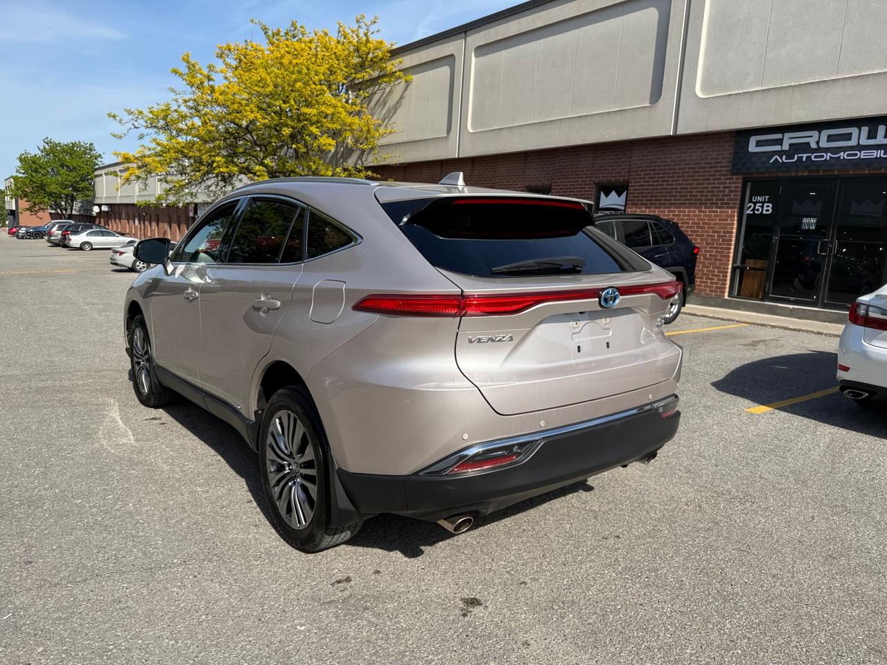 2021 Toyota Venza XLE AWD, ONE OWNER, SUNROOF, PUSH BUTTON START Photo