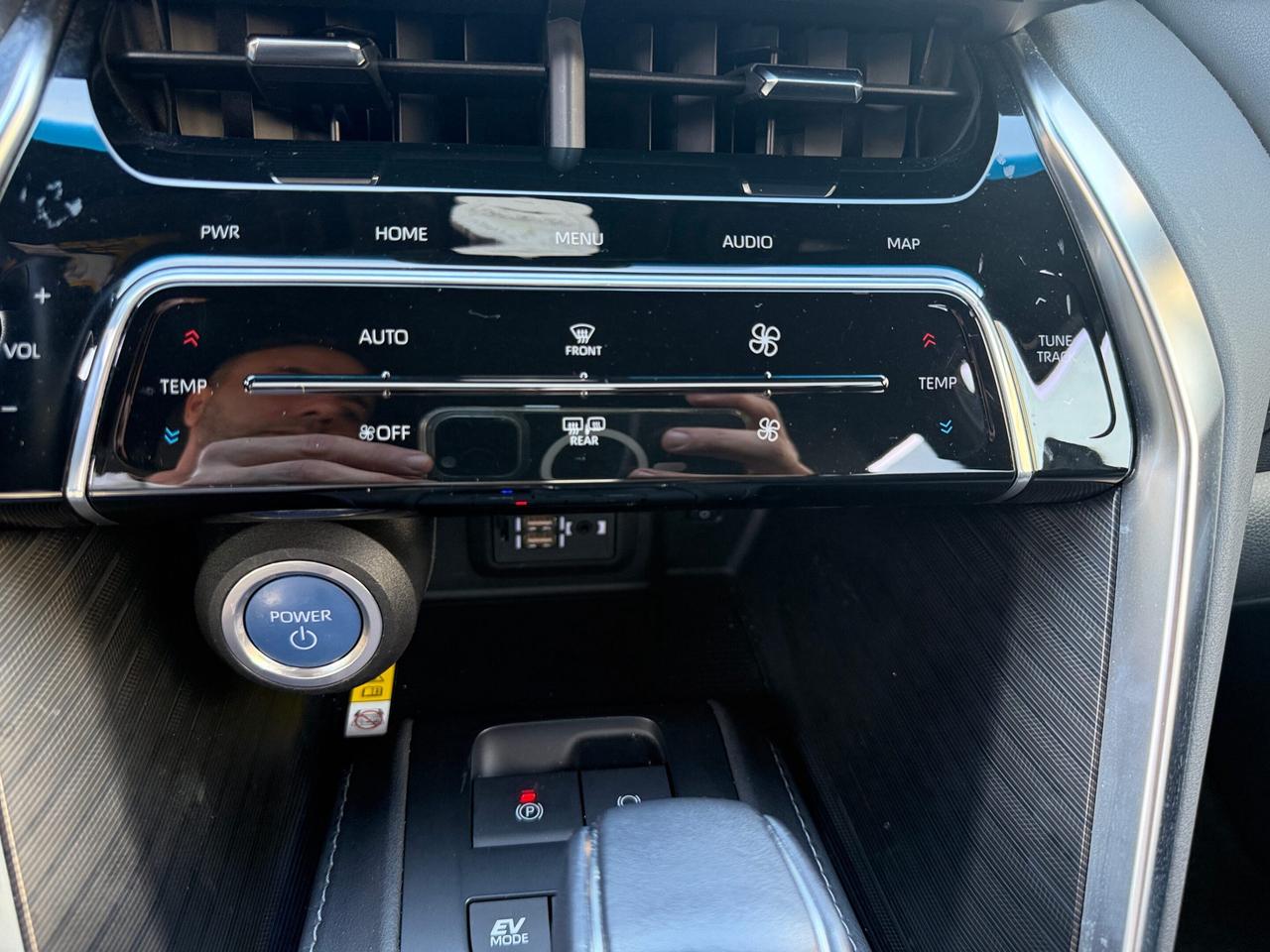 2021 Toyota Venza XLE AWD, ONE OWNER, SUNROOF, PUSH BUTTON START Photo