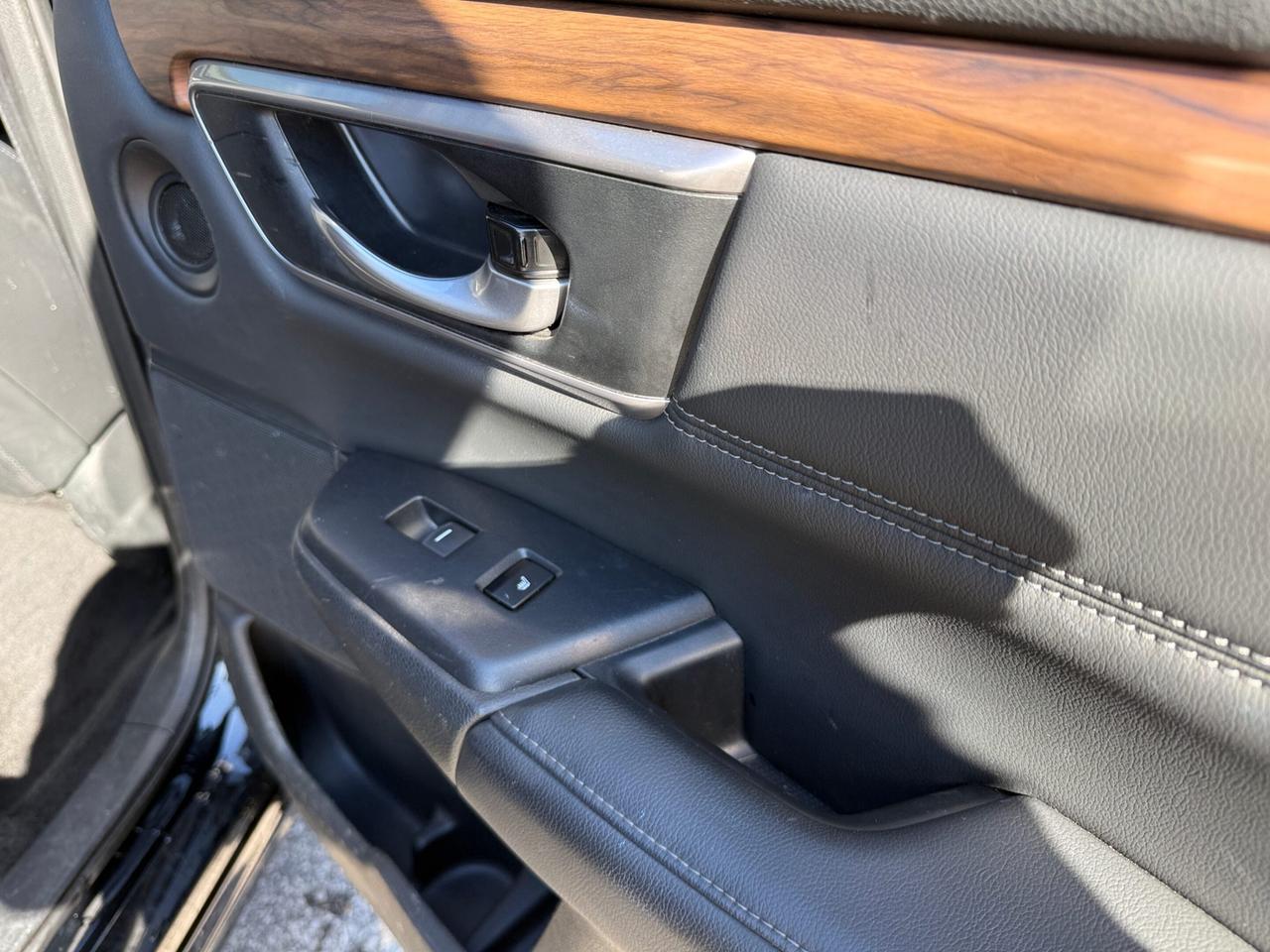 2021 Honda CR-V EX-L AWD, Leather, Sunroof Photo