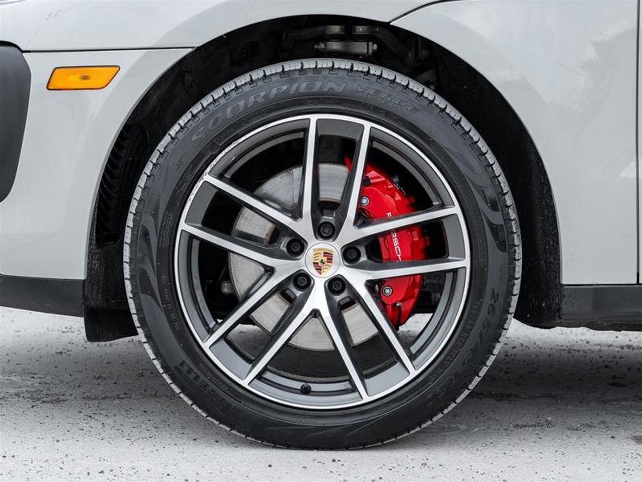 2024 Porsche Macan S AWD Premium Pkg Plus Adaptive Air Suspension inc Photo