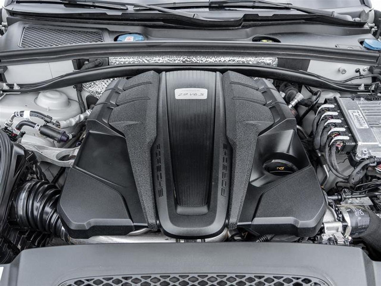 2024 Porsche Macan S AWD Premium Pkg Plus Adaptive Air Suspension inc Photo