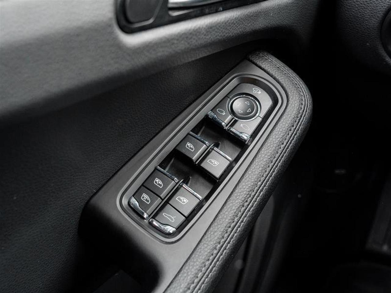 2024 Porsche Macan S AWD Premium Pkg Plus Adaptive Air Suspension inc Photo