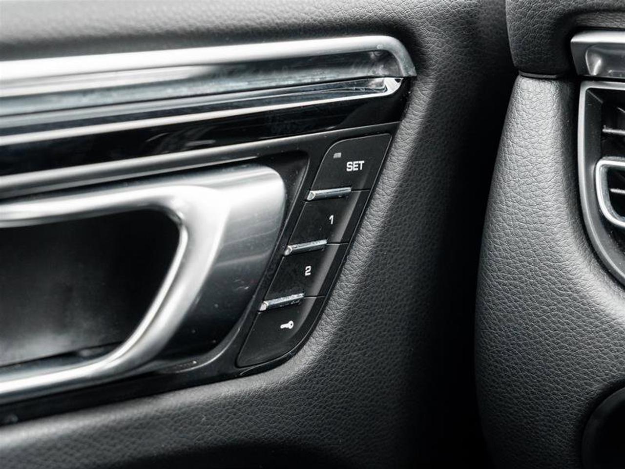 2024 Porsche Macan S AWD Premium Pkg Plus Adaptive Air Suspension inc Photo