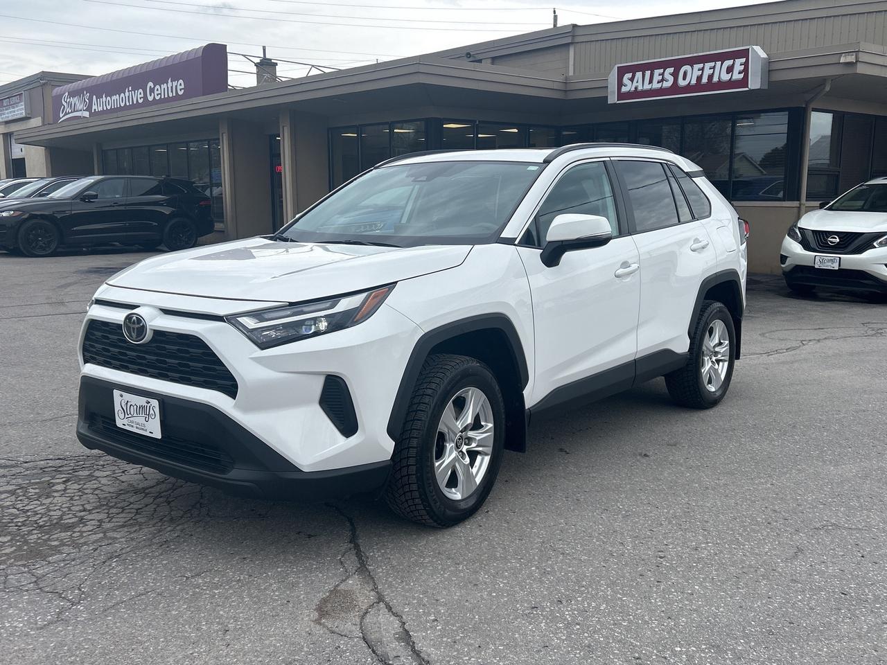2023 Toyota RAV4 XLE/PWR SUN ROOF/BACK UP CAM/ CALL PICTON Photo