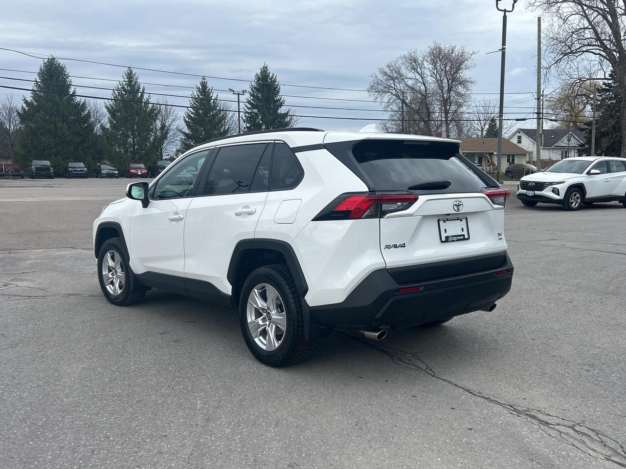 2023 Toyota RAV4 XLE/PWR SUN ROOF/BACK UP CAM/ CALL PICTON Photo