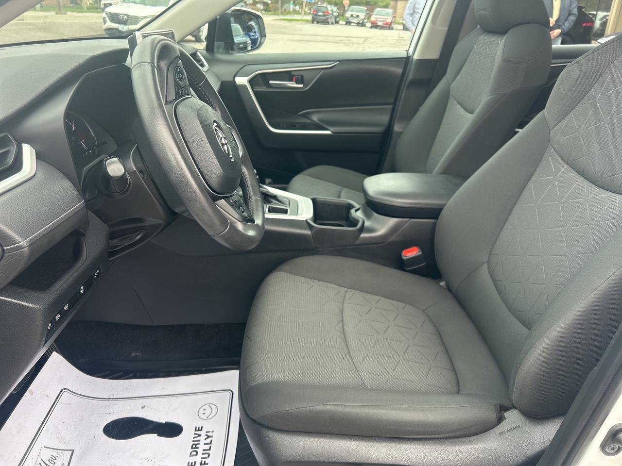 2023 Toyota RAV4 XLE/PWR SUN ROOF/BACK UP CAM/ CALL PICTON Photo