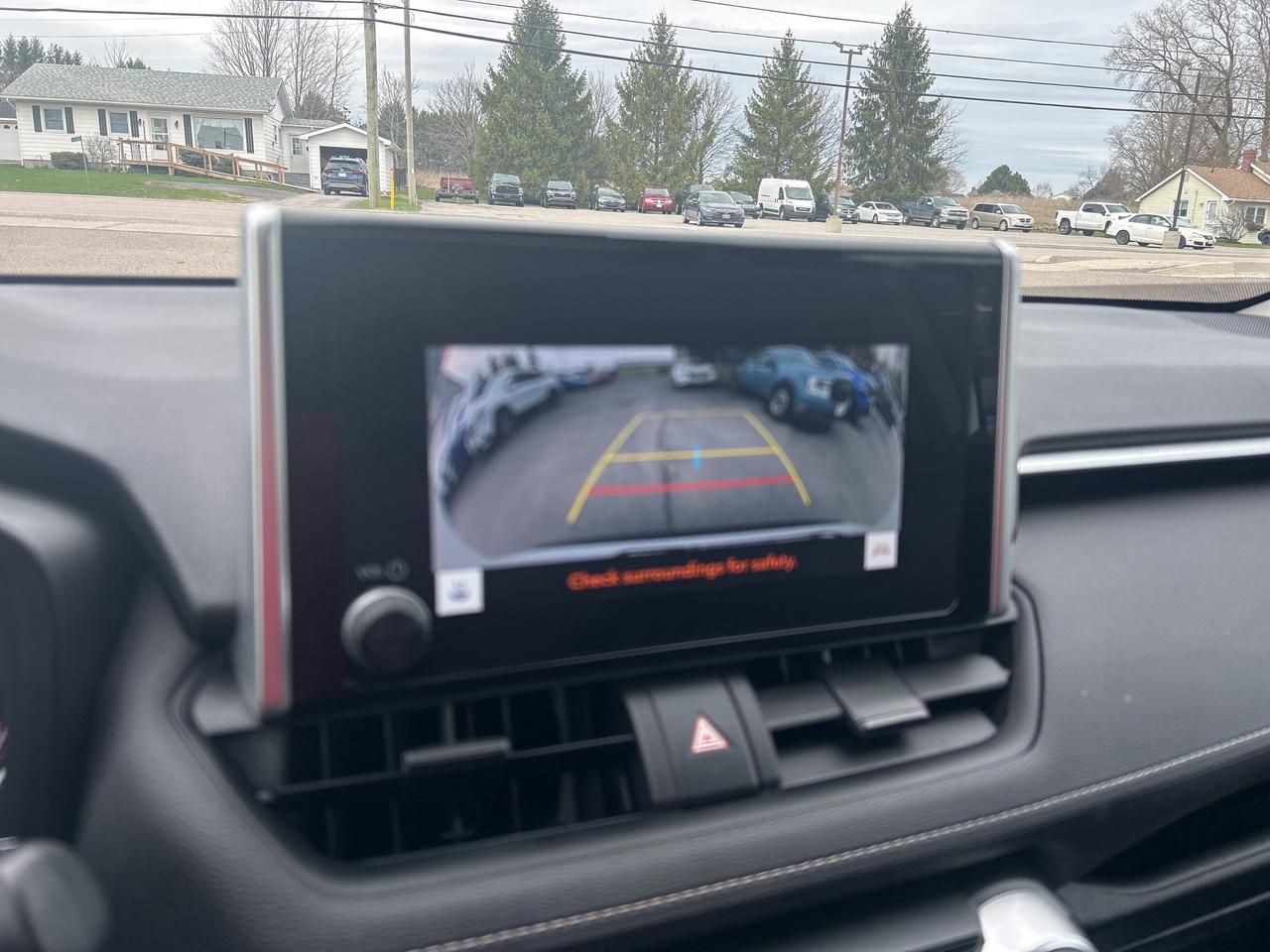 2023 Toyota RAV4 XLE/PWR SUN ROOF/BACK UP CAM/ CALL PICTON Photo