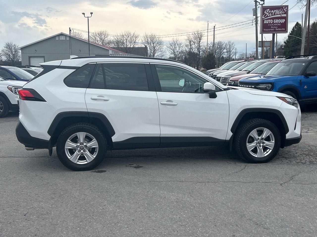 2023 Toyota RAV4 XLE/AWD/PWR SUNROOF/BACK UP CAM/CALL BELLEVILLE Photo