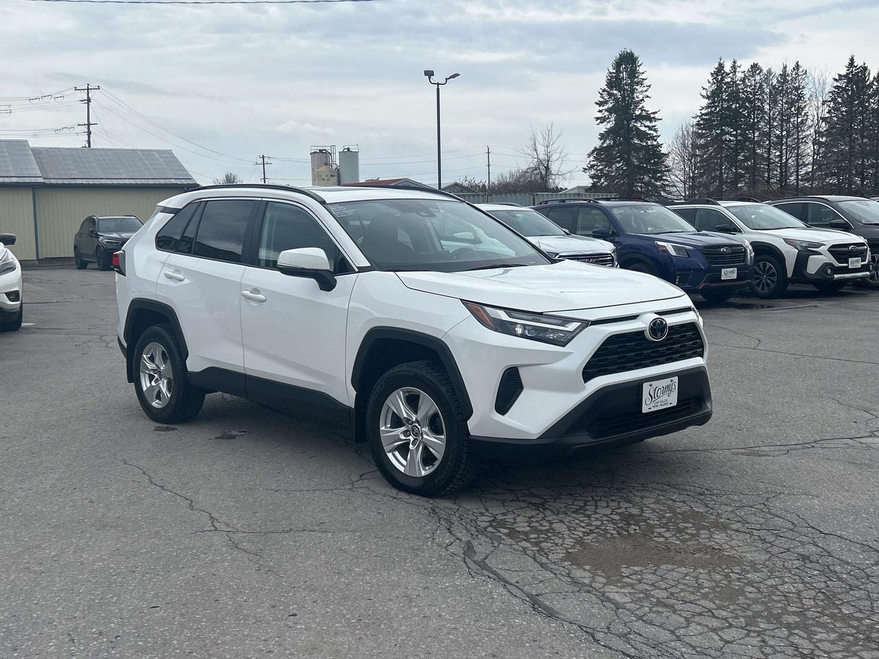 2023 Toyota RAV4 XLE/AWD/PWR SUNROOF/BACK UP CAM/CALL BELLEVILLE Photo