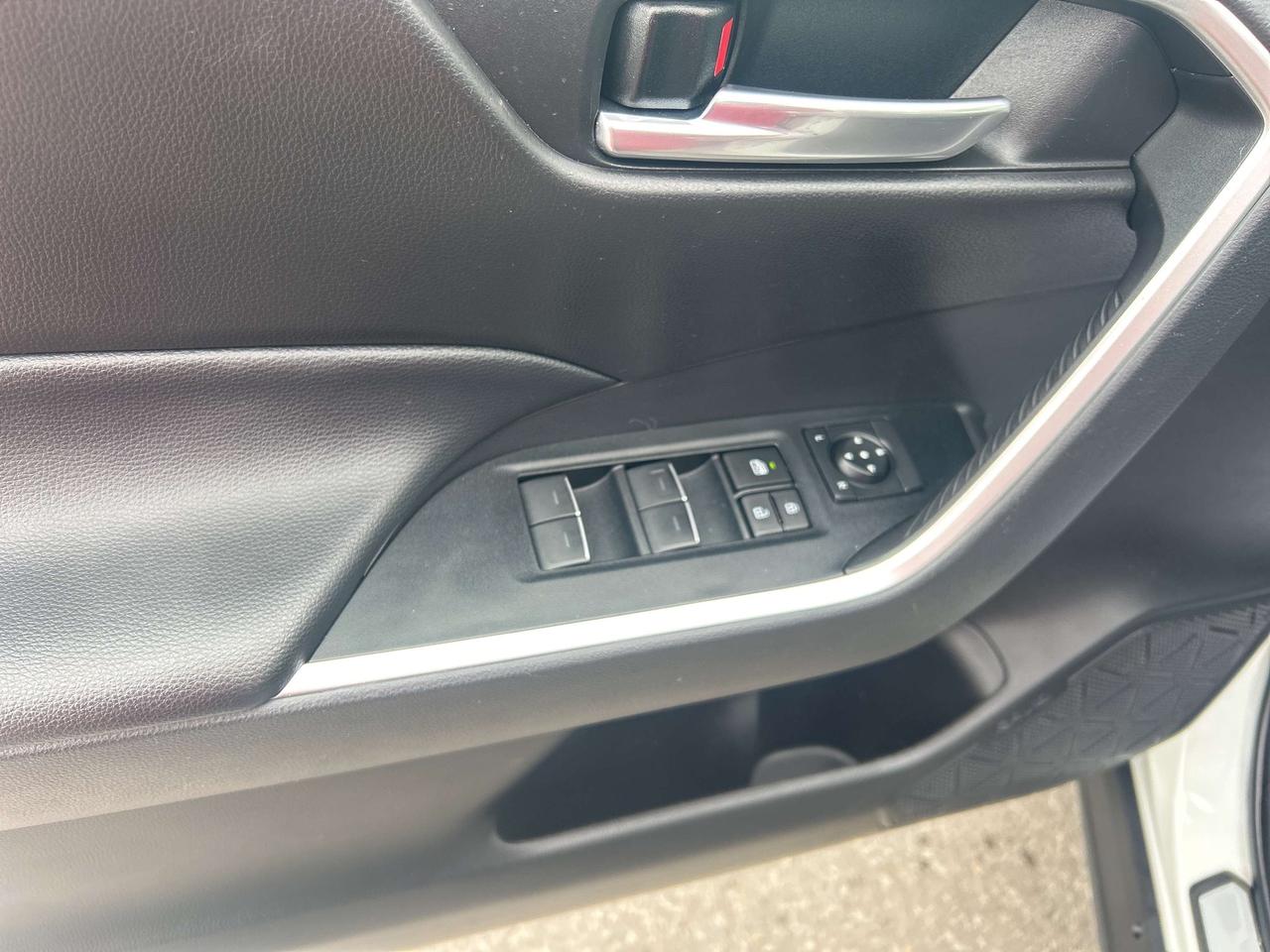 2023 Toyota RAV4 XLE/AWD/PWR SUNROOF/BACK UP CAM/CALL BELLEVILLE Photo