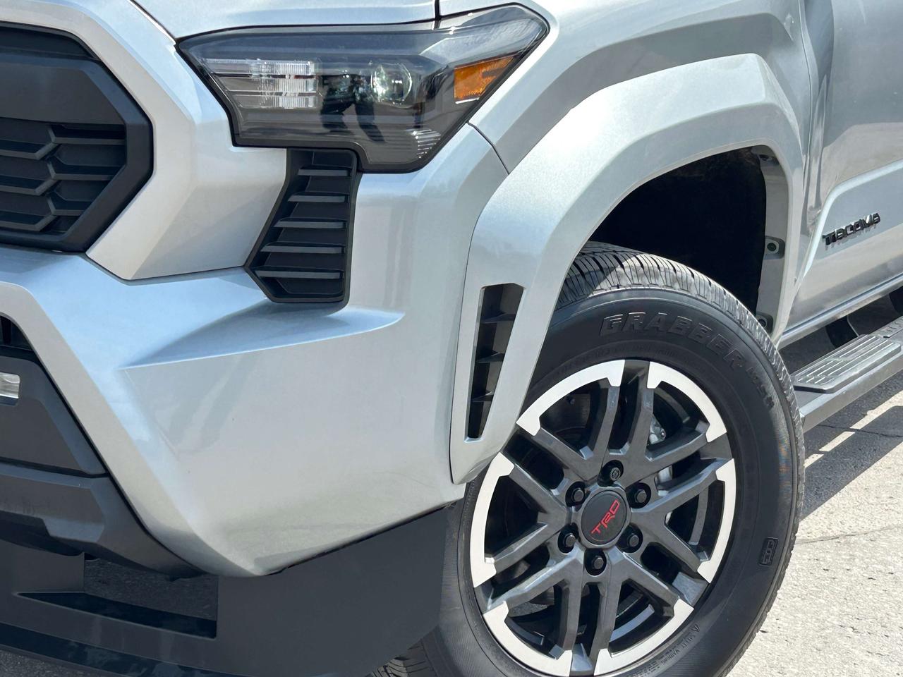2024 Toyota Tacoma TRD 4x4 CREWCAB LEATHER CALL NAPANEE 613-354-2100 Photo