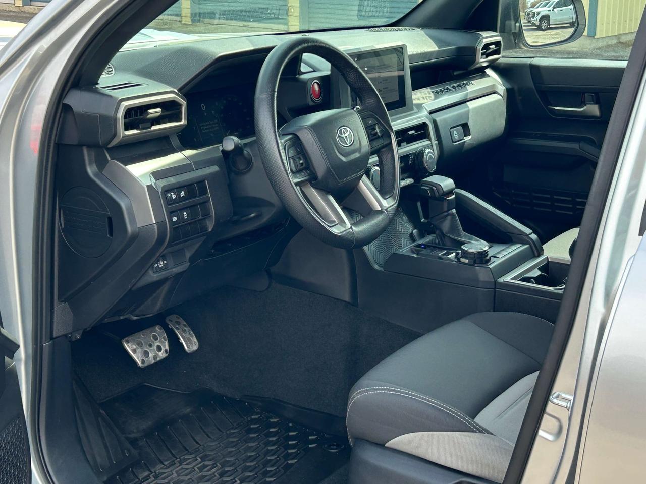 2024 Toyota Tacoma TRD 4x4 CREWCAB LEATHER CALL NAPANEE 613-354-2100 Photo