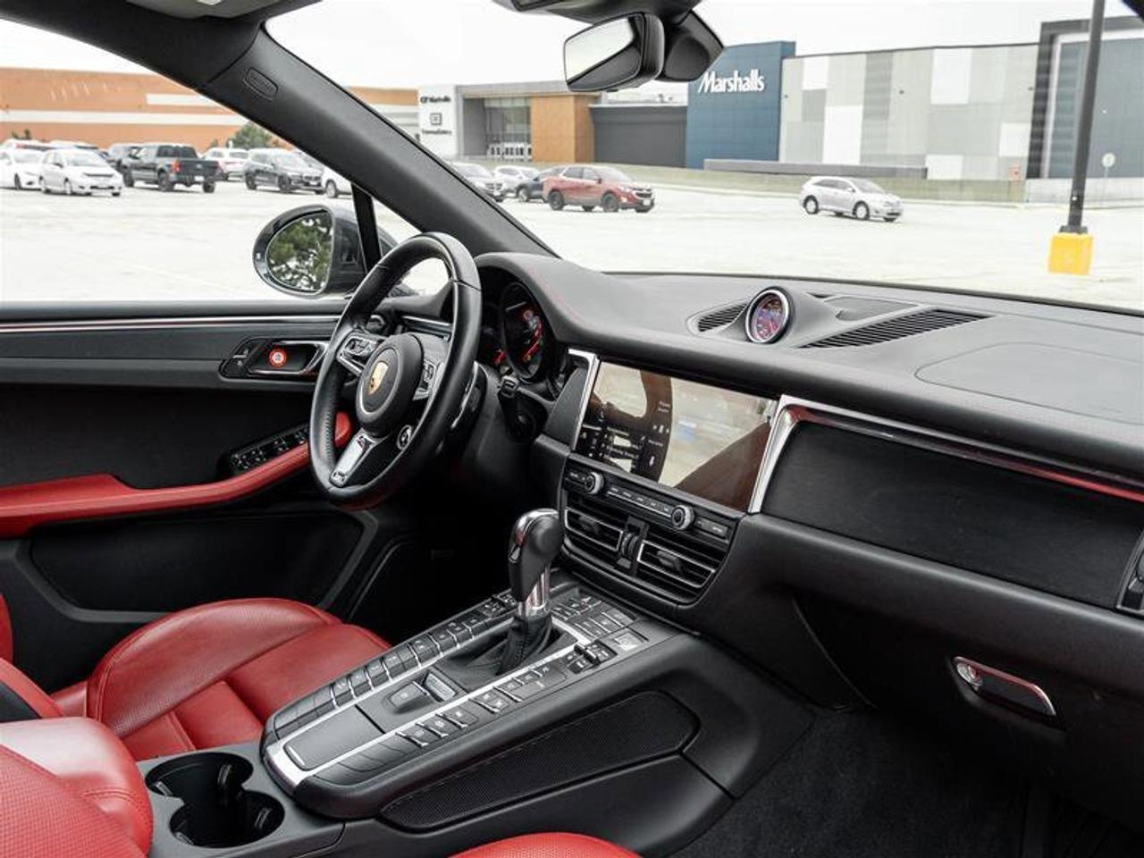 2021 Porsche Macan GTS AWD Premium Pkjg Plus Porsche Torque Vectoring Photo