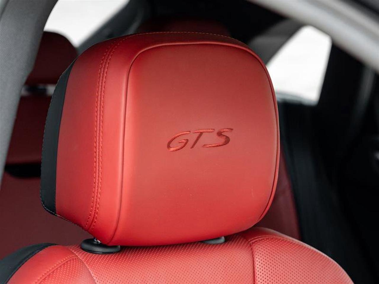 2021 Porsche Macan GTS AWD Premium Pkjg Plus Porsche Torque Vectoring Photo