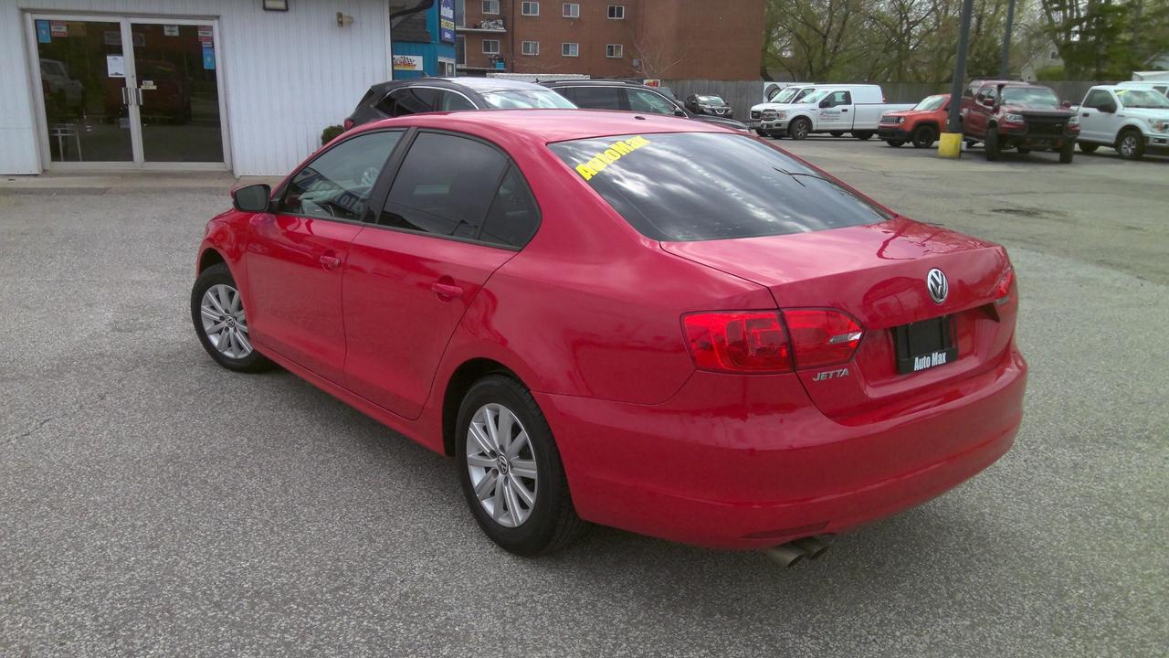 2014 Volkswagen Jetta 2.0L Comfortline (A6) 4dr Sedan Photo