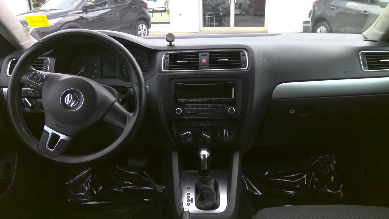 2014 Volkswagen Jetta 2.0L Comfortline (A6) 4dr Sedan Photo