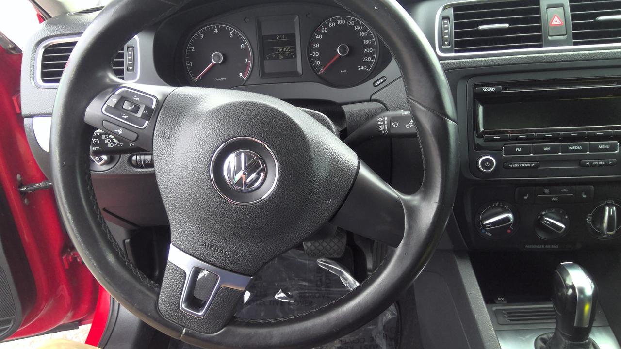 2014 Volkswagen Jetta 2.0L Comfortline (A6) 4dr Sedan Photo