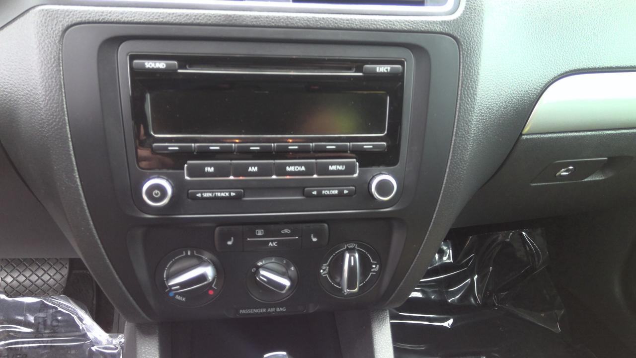 2014 Volkswagen Jetta 2.0L Comfortline (A6) 4dr Sedan Photo