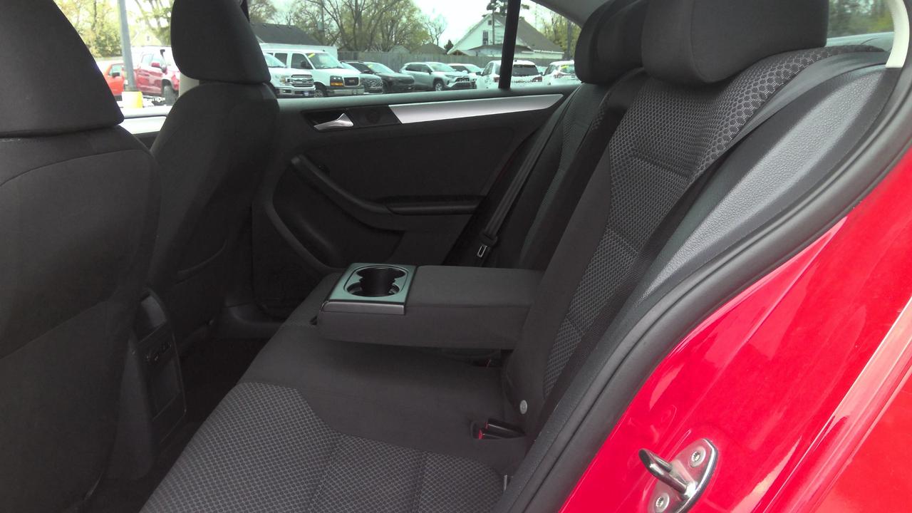 2014 Volkswagen Jetta 2.0L Comfortline (A6) 4dr Sedan Photo
