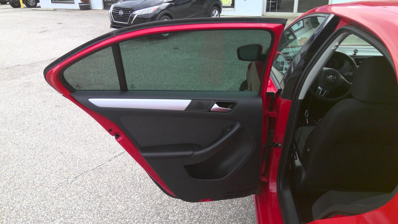 2014 Volkswagen Jetta 2.0L Comfortline (A6) 4dr Sedan Photo