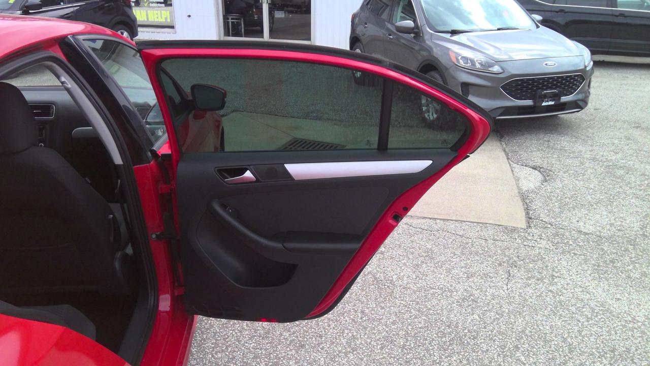 2014 Volkswagen Jetta 2.0L Comfortline (A6) 4dr Sedan Photo