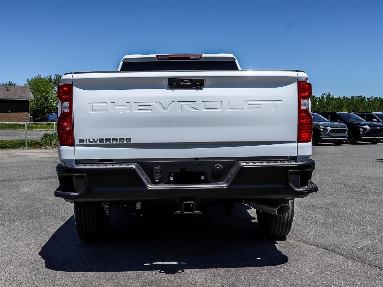 2026 Chevrolet SILVERADO 2500HD 4WD Crew Cab Long Box Work Truck Photo