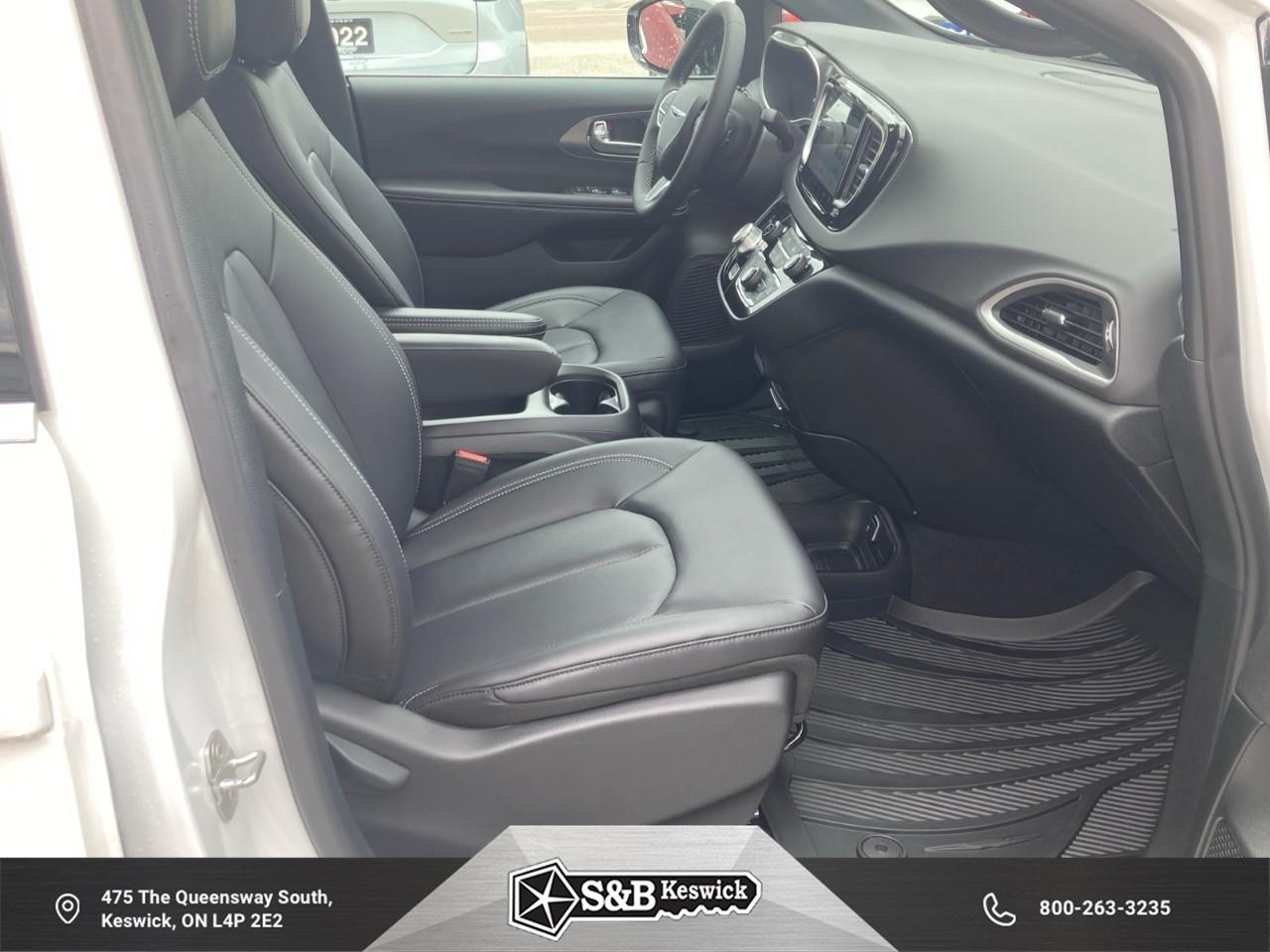2026 Chrysler Grand Caravan SXT Front-Wheel Drive Passenger Van Photo