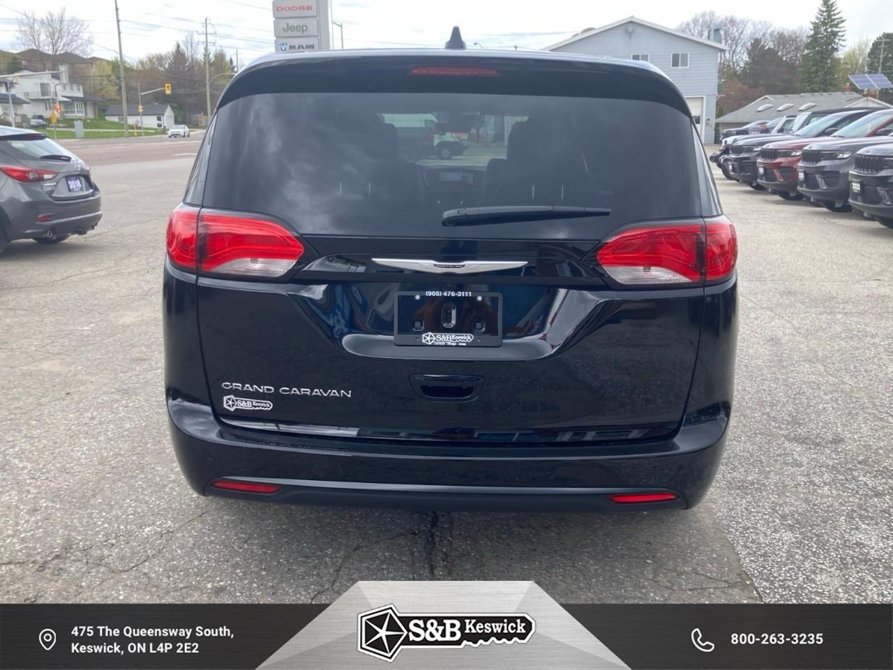 2026 Chrysler Grand Caravan SXT Front-Wheel Drive Passenger Van Photo3