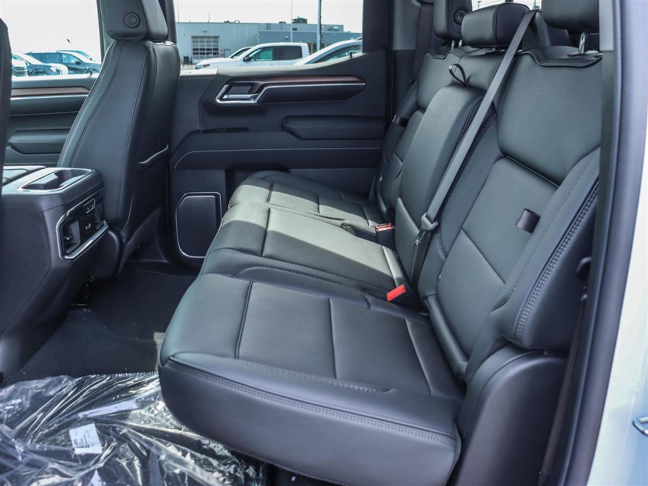 2026 GMC Sierra 1500 Crew Cab Short Box 4-Wheel Drive Denali Photo