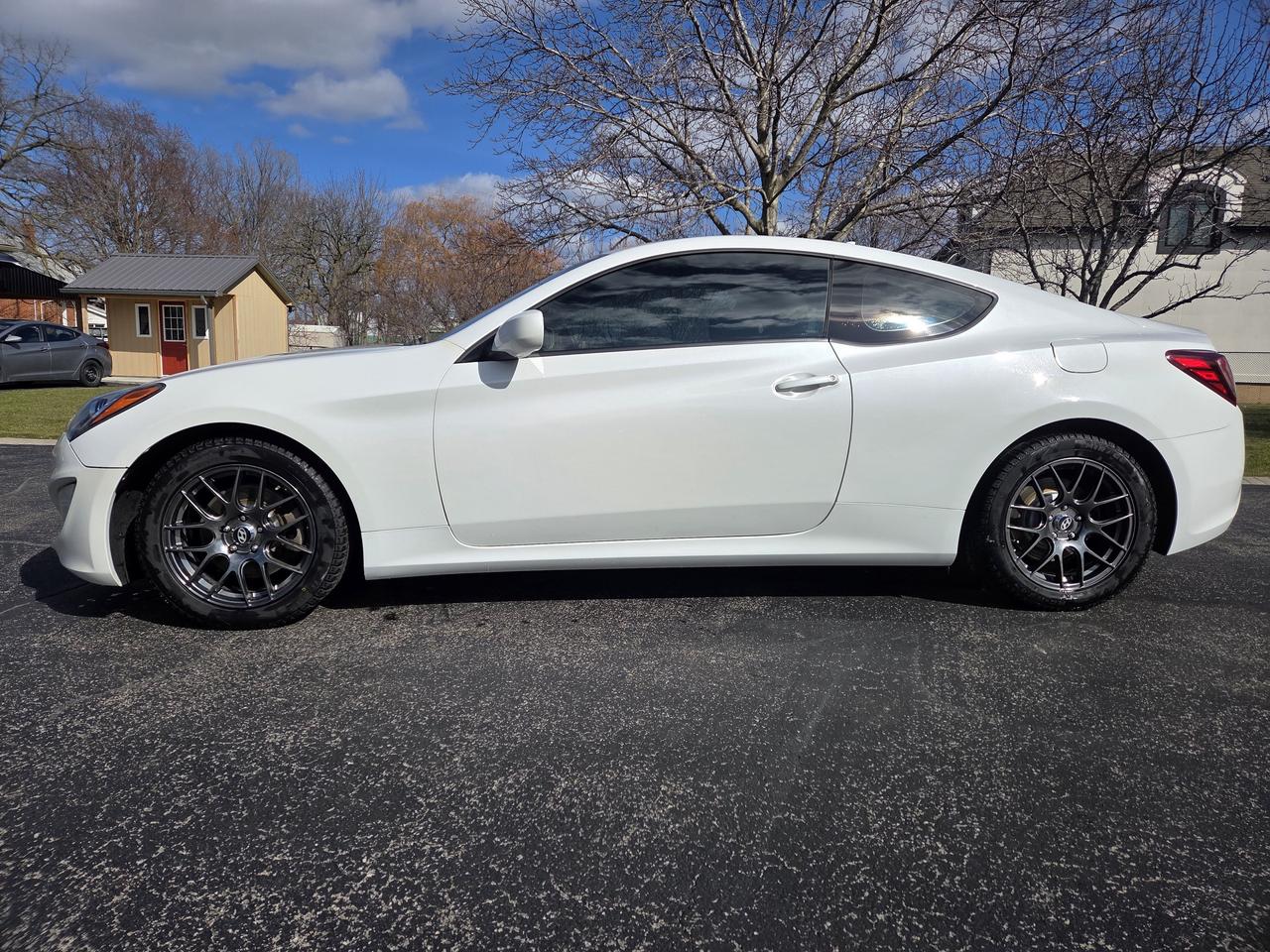 2013 Hyundai Genesis Coupe 2dr I4 Automatic, Looks and Drives Great! Photo