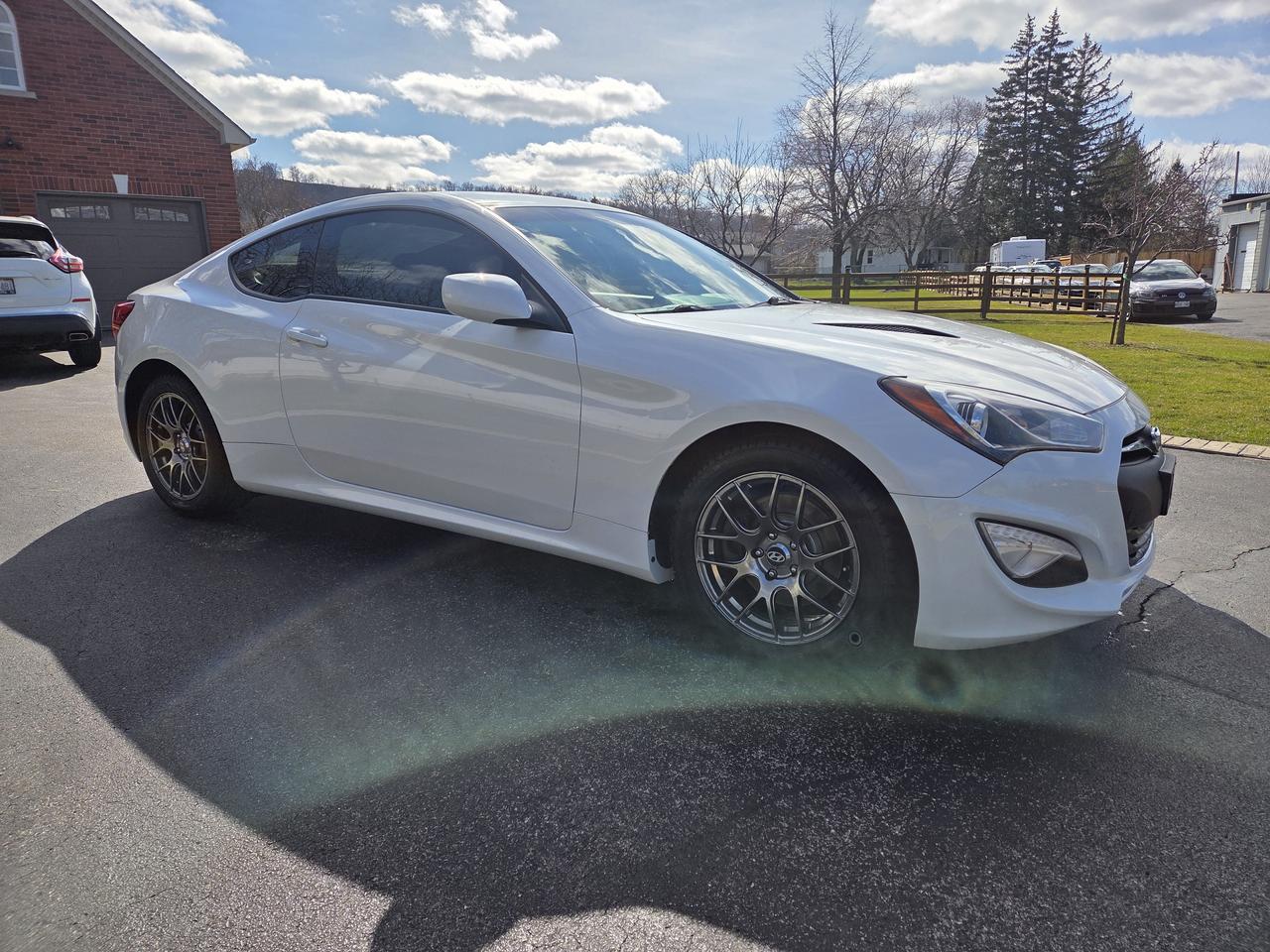 2013 Hyundai Genesis Coupe 2dr I4 Automatic, Looks and Drives Great! Photo
