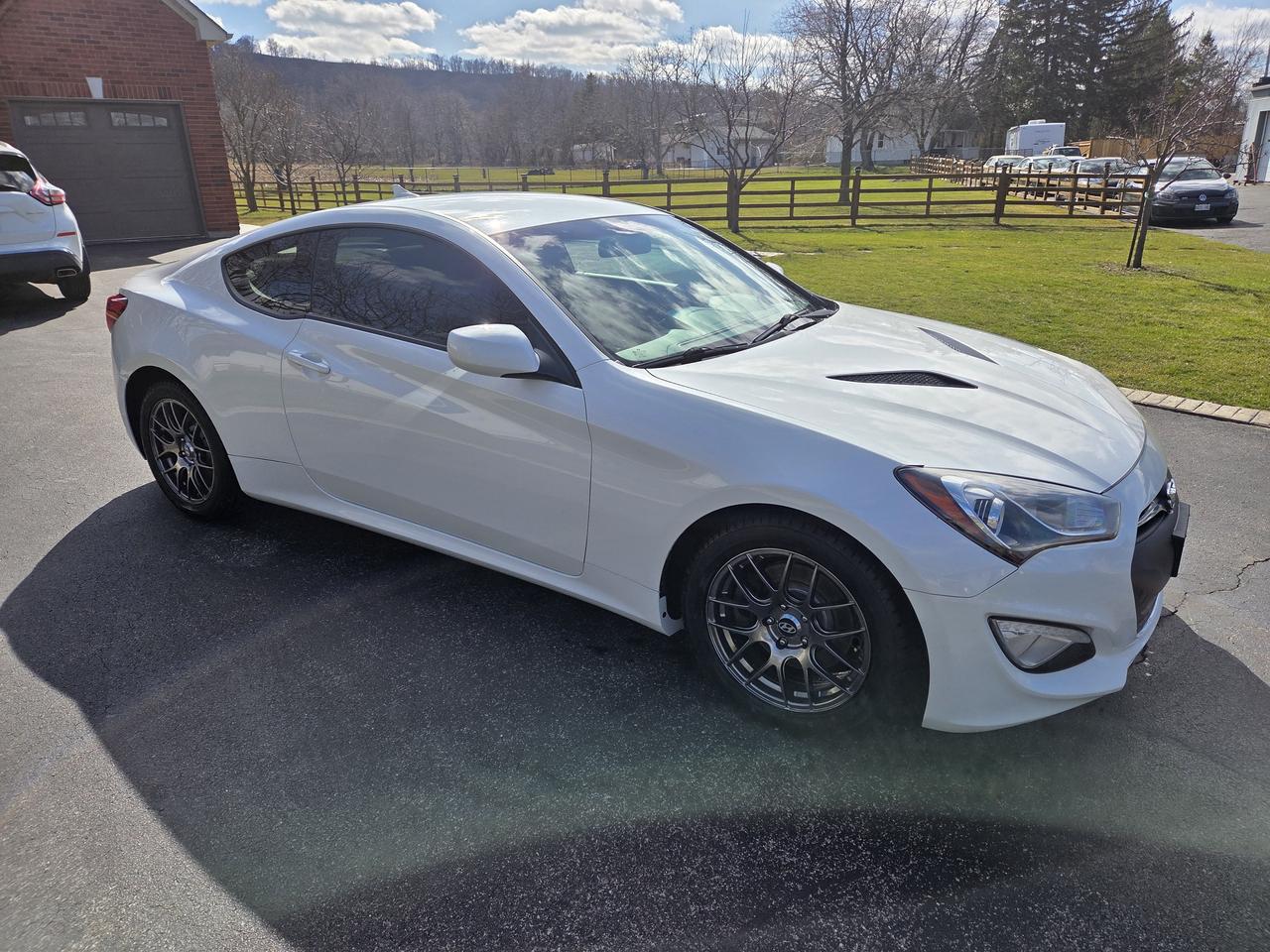 2013 Hyundai Genesis Coupe 2dr I4 Automatic, Looks and Drives Great! Photo