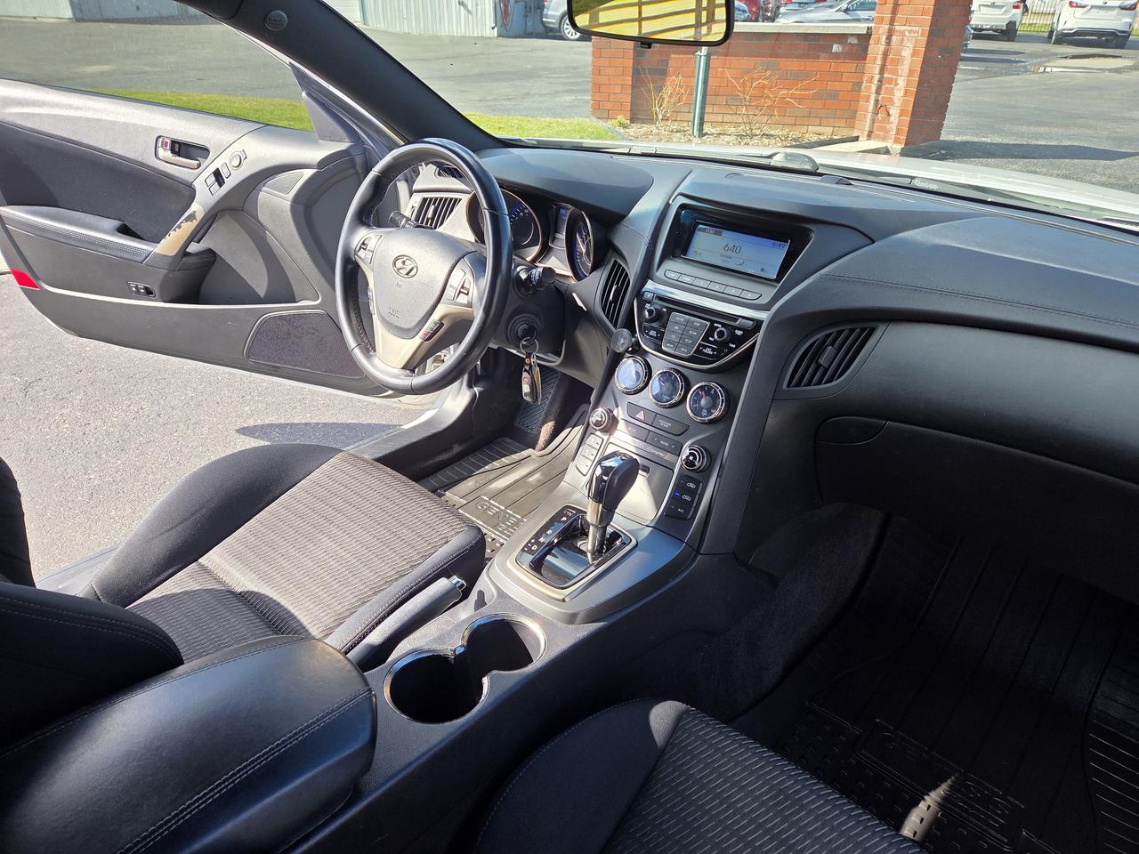 2013 Hyundai Genesis Coupe 2dr I4 Automatic, Looks and Drives Great! Photo
