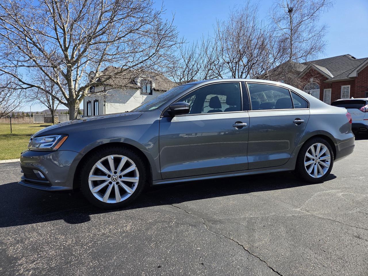 2016 Volkswagen Jetta Sedan 4dr Auto 1.8T Sport PZEV, Sunroof, Drives Great! Photo
