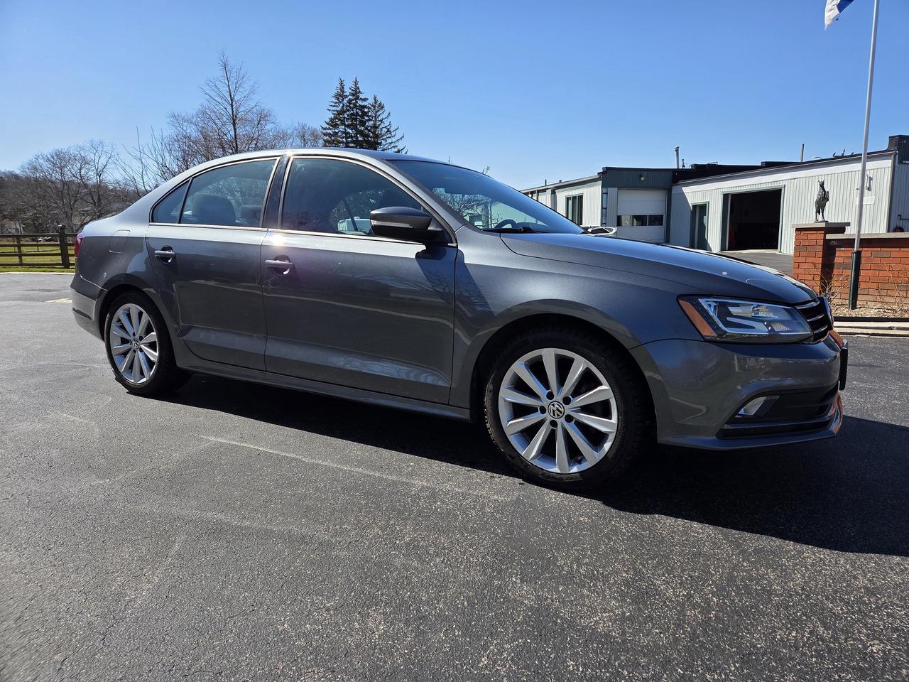 2016 Volkswagen Jetta Sedan 4dr Auto 1.8T Sport PZEV, Sunroof, Drives Great! Photo