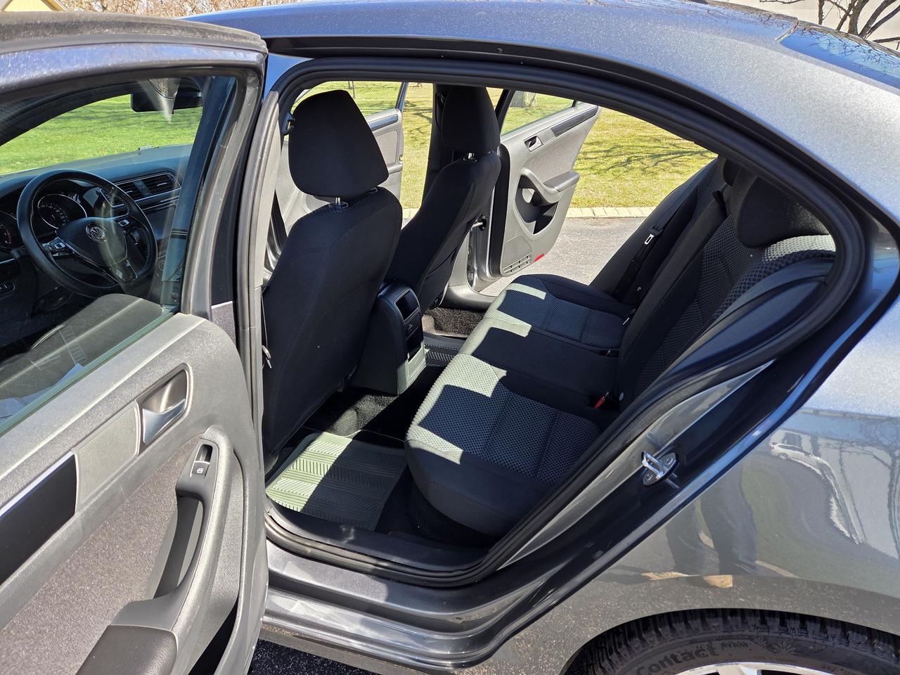 2016 Volkswagen Jetta Sedan 4dr Auto 1.8T Sport PZEV, Sunroof, Drives Great! Photo