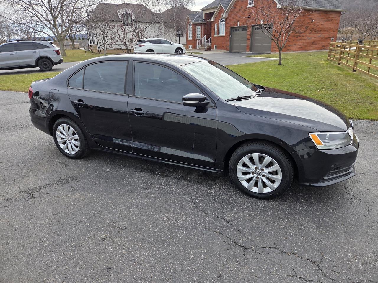 2016 Volkswagen Jetta Sedan 4dr 1.4 TSI Auto Trendline Photo2