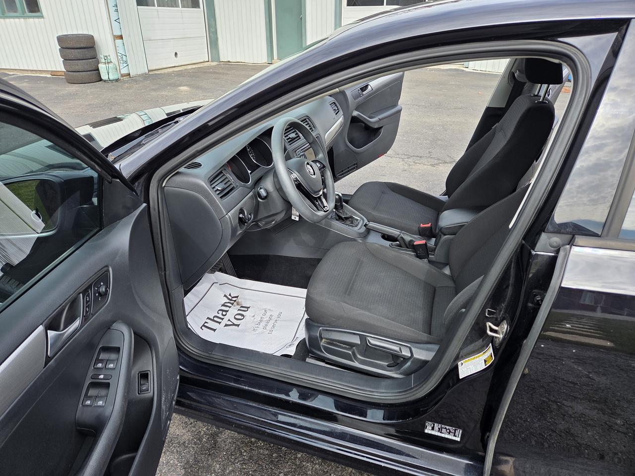 2016 Volkswagen Jetta Sedan 4dr 1.4 TSI Auto Trendline Photo