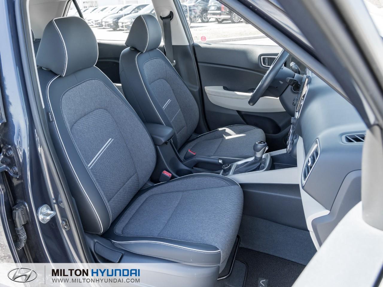 2023 Hyundai Venue Ultimate w/Denim Interior 4dr Front-Wheel Drive Photo