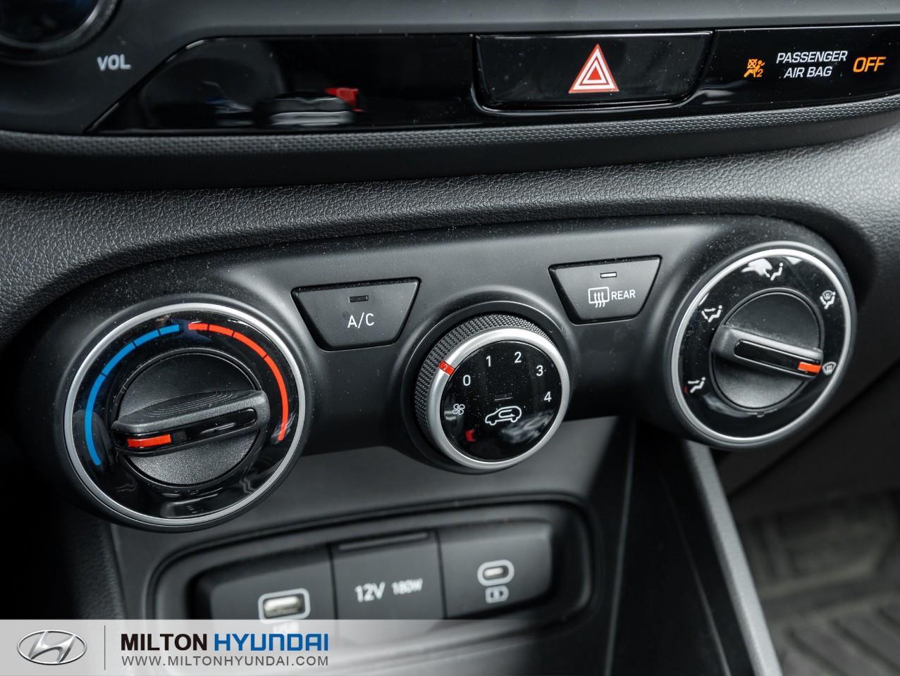 2024 Hyundai Venue Preferred w/Two-Tone 4dr Front-Wheel Drive Photo