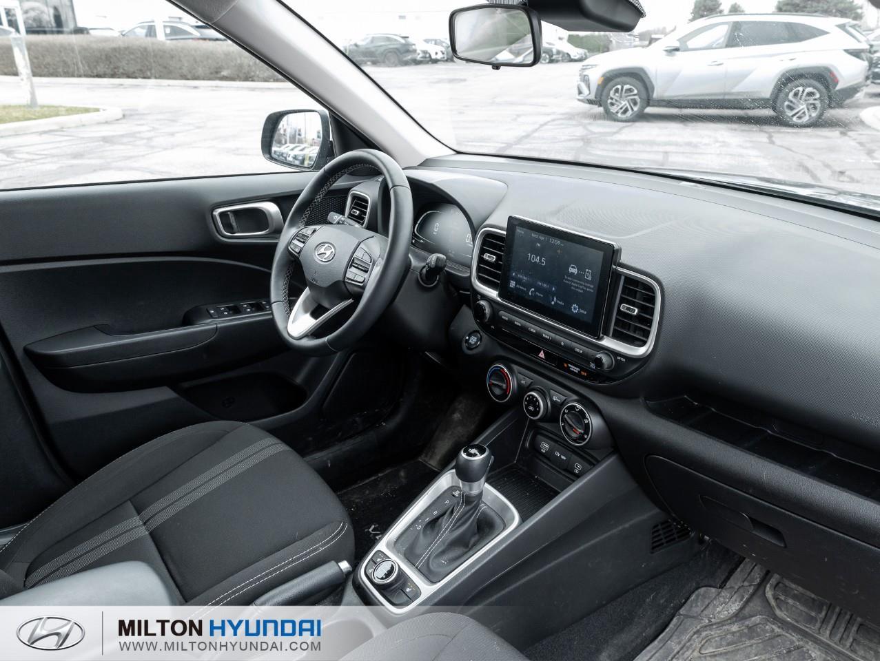 2024 Hyundai Venue Preferred w/Two-Tone 4dr Front-Wheel Drive Photo