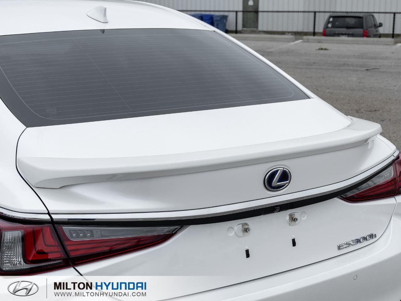 2021 Lexus ES 300h Base 4dr Sedan Photo