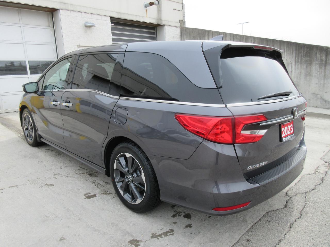 2023 Honda Odyssey Touring Passenger Van Photo