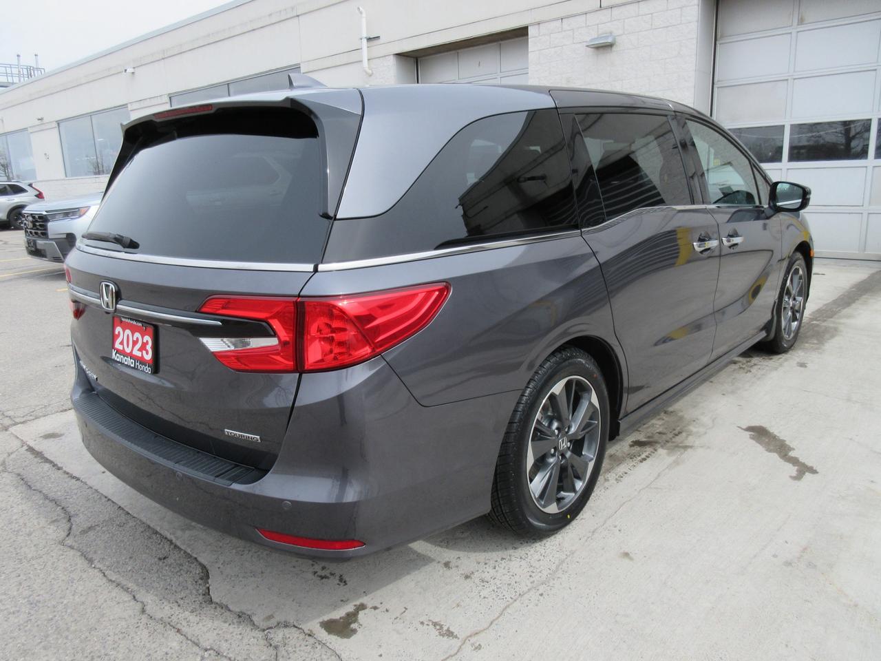 2023 Honda Odyssey Touring Passenger Van Photo