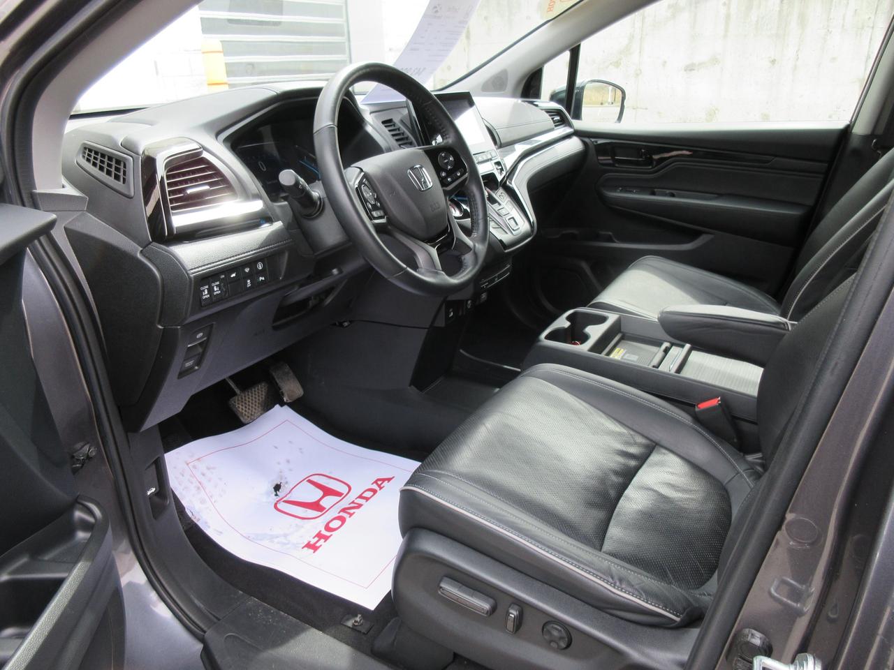 2023 Honda Odyssey Touring Passenger Van Photo