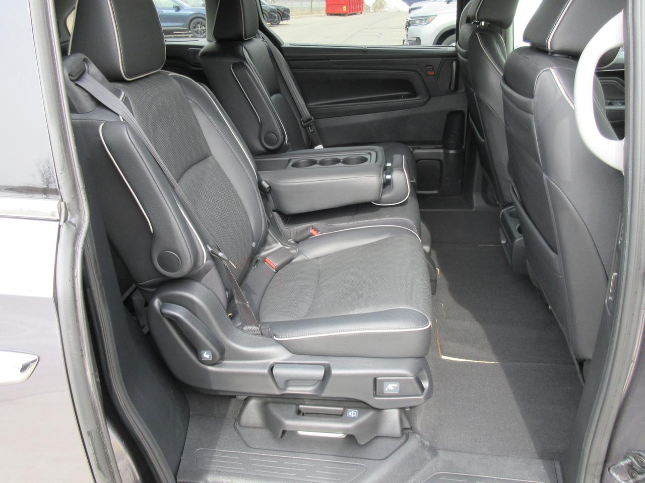 2023 Honda Odyssey Touring Passenger Van Photo