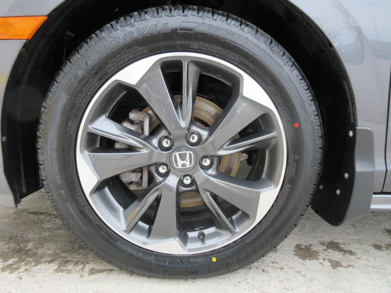 2023 Honda Odyssey Touring Passenger Van Photo